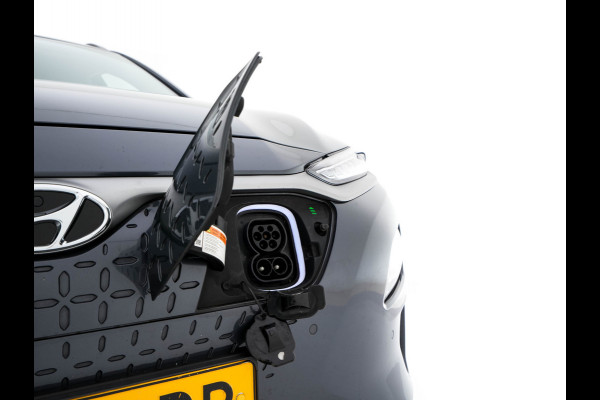 Hyundai Kona EV Premium 64 kWh ( Fase-3 ) { SOH-96%) Aut.* HEAT-PUMP | NAVI-FULLMAP | KEYLESS | CAMERA | DAB | ECC | PDC | ADAPTIVE-CRUISE | CCS-FASTLOADER | LANE-ASSIST | HEATED-COMFORTSEATS | 17''ALU*