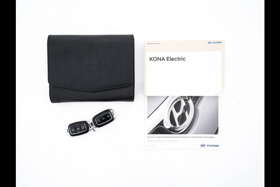 Hyundai Kona EV Premium 64 kWh ( Fase-3 ) { SOH-96%) Aut.* HEAT-PUMP | NAVI-FULLMAP | KEYLESS | CAMERA | DAB | ECC | PDC | ADAPTIVE-CRUISE | CCS-FASTLOADER | LANE-ASSIST | HEATED-COMFORTSEATS | 17''ALU*
