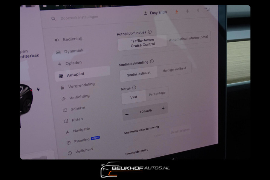 Tesla Model 3 Standard Trekhaak Navigatie Pano Leer Camera