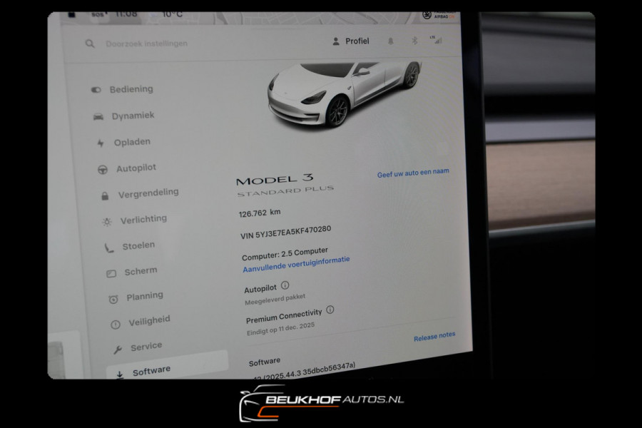 Tesla Model 3 Standard Trekhaak Navigatie Pano Leer Camera