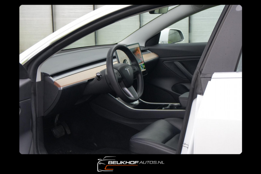 Tesla Model 3 Standard Trekhaak Navigatie Pano Leer Camera