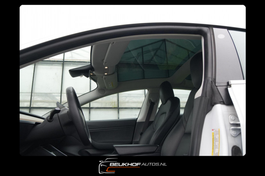 Tesla Model 3 Standard Trekhaak Navigatie Pano Leer Camera