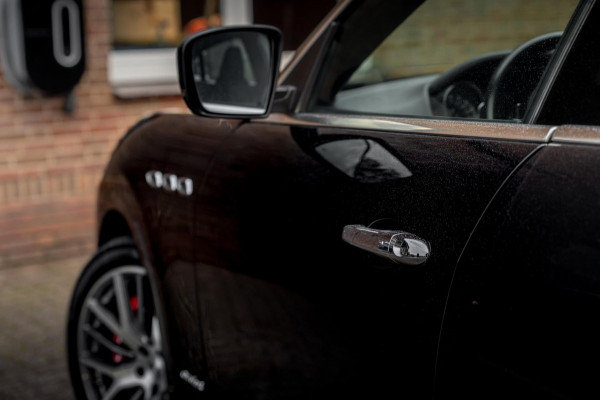 Maserati Levante 3.0 V6 S TwinTurbo AWD GranSport 430 PK Leder Luchtvering 21''