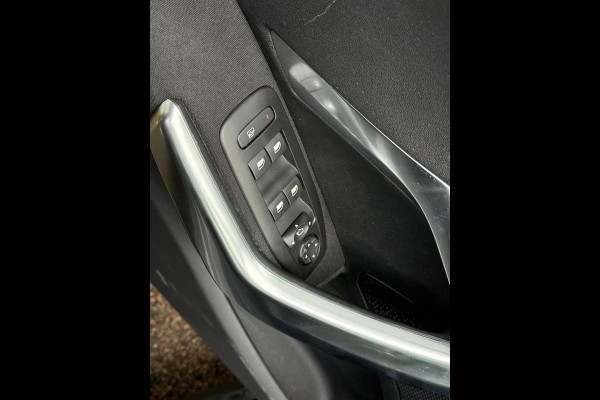 Peugeot 2008 1.2 PureTech Allure | Automaat | Pano | Airco | Cruise |