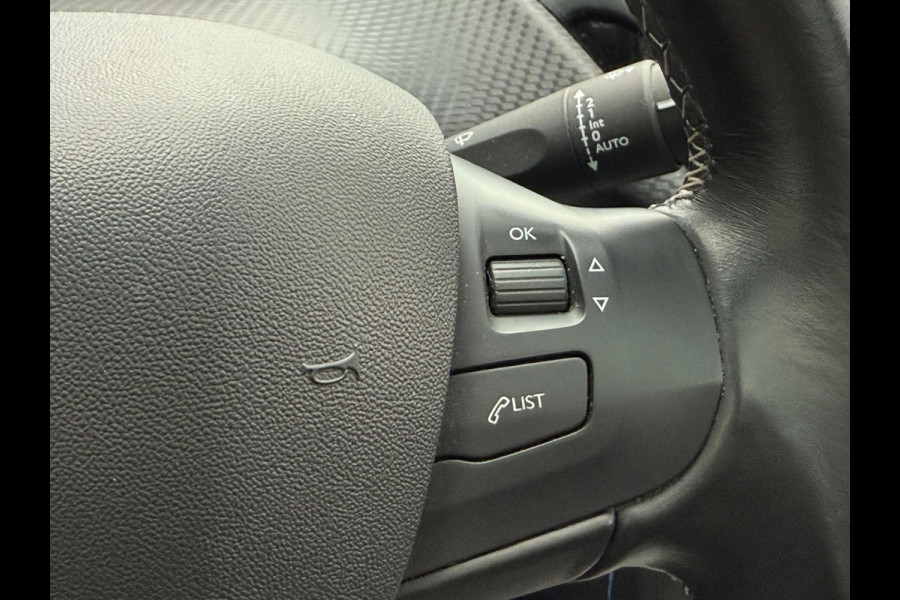 Peugeot 2008 1.2 PureTech Allure | Automaat | Pano | Airco | Cruise |