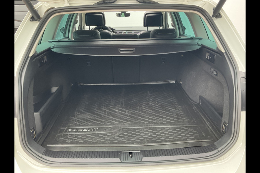 Volkswagen Passat Variant 1.4 TSI PHEV GTE Pano.dak Trekhaak Adap.cruise Stoel.stuurverw.
