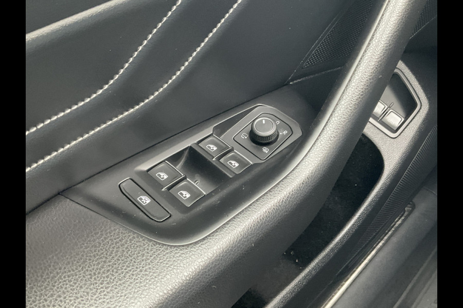 Volkswagen Passat Variant 1.4 TSI PHEV GTE Pano.dak Trekhaak Adap.cruise Stoel.stuurverw.