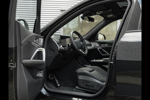 BMW X1 sDrive18i M-Sport Pro - Pano - Memoryzetel - Trekhaak - ACC - Head-Up - Harman Kardon