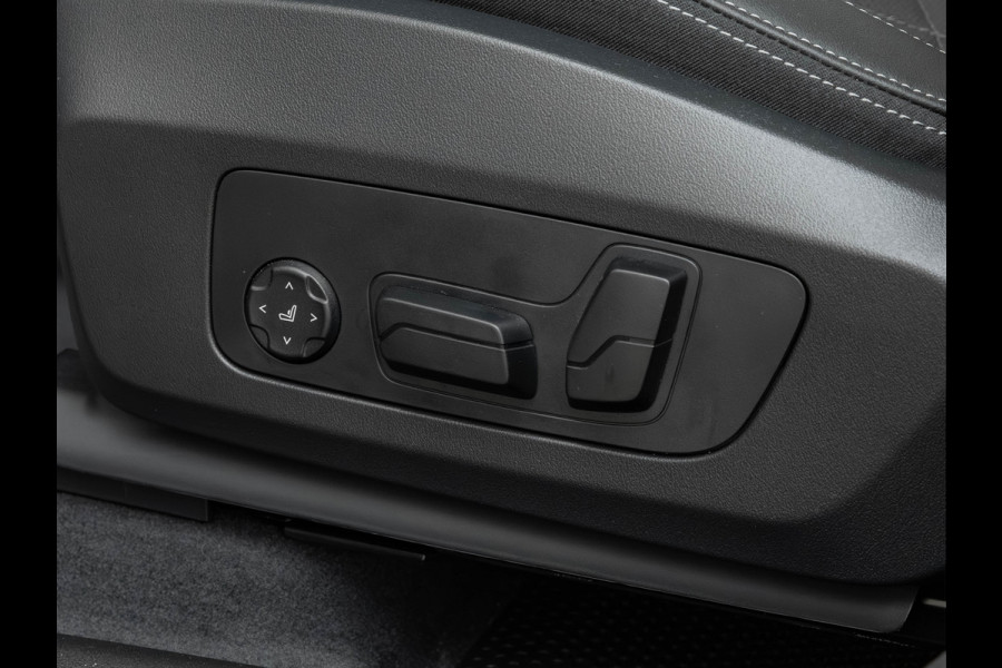 BMW X1 sDrive18i M-Sport Pro - Pano - Memoryzetel - Trekhaak - ACC - Head-Up - Harman Kardon