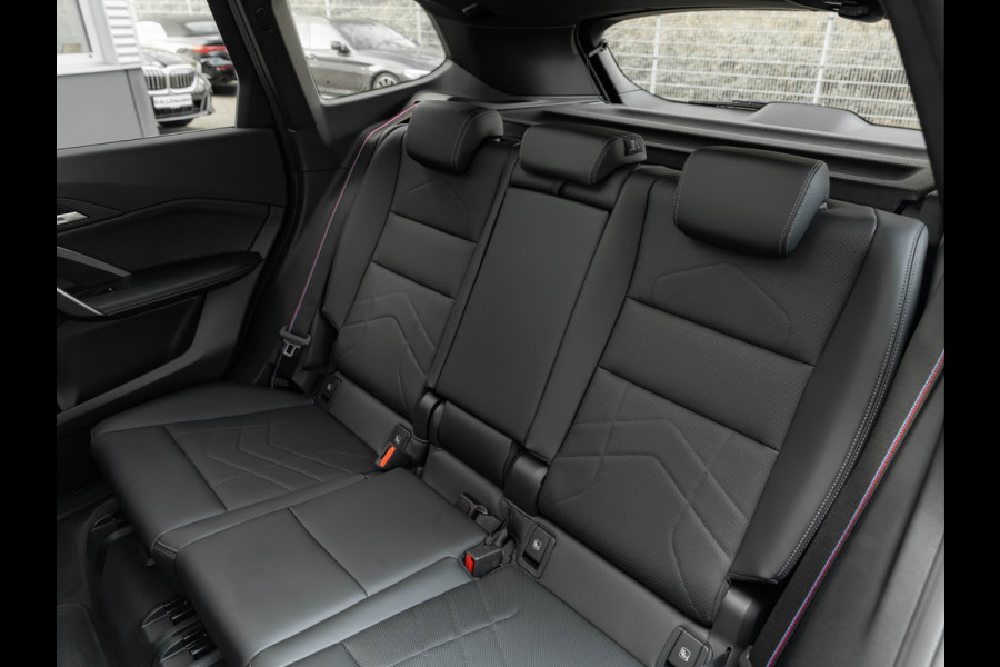 BMW X1 sDrive18i M-Sport Pro - Pano - Memoryzetel - Trekhaak - ACC - Head-Up - Harman Kardon