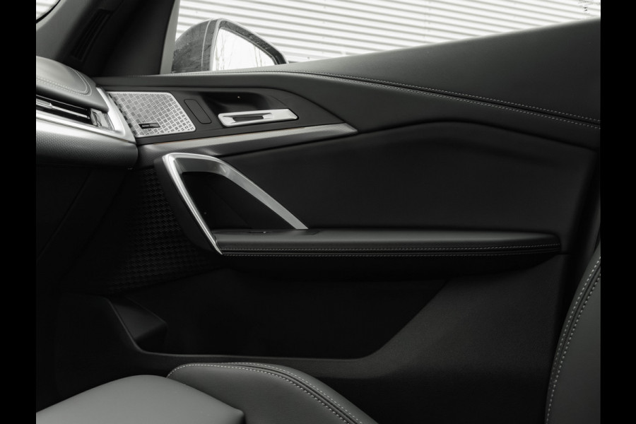 BMW X1 sDrive18i M-Sport Pro - Pano - Memoryzetel - Trekhaak - ACC - Head-Up - Harman Kardon