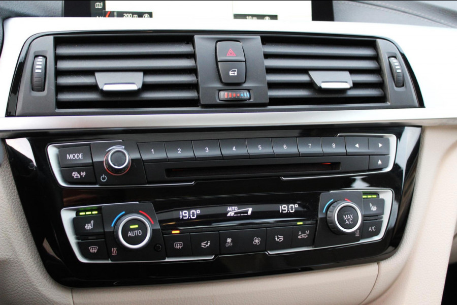 BMW 3-serie 330e Sport Line (€ 15,2K ex BTW), Schuifdak (BTW-auto, 1e eigenaar)