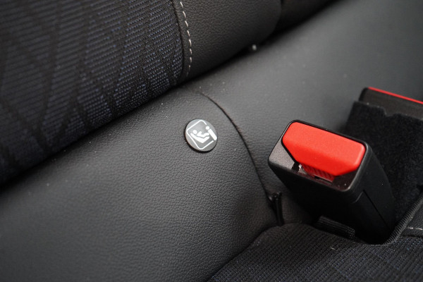 Opel Corsa 1.2 Elegance | Panoramadak | Climate control | Camera | Cruise control | Two-Tone | Stoelverwarming