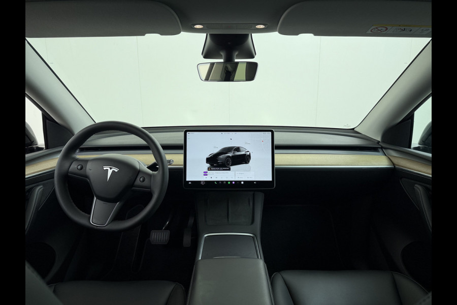 Tesla Model Y RWD LFP-Accu SOH 97% Lmv 20" Warmtepomp Adap.Cruise Navi Ecc Camera's Panoramadak Autopilot Stoel+Stuur+Achterbank Verwarming Elek.Achterklep Dodehoek detector Draadloze telefoonlader Origineel Nederlandse Auto