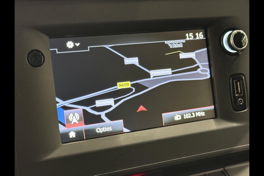 Renault Master T35 2.3 dCi 145PK Energy Bakwagen Meubelbak Laadklep Airco Navi Cruise Control