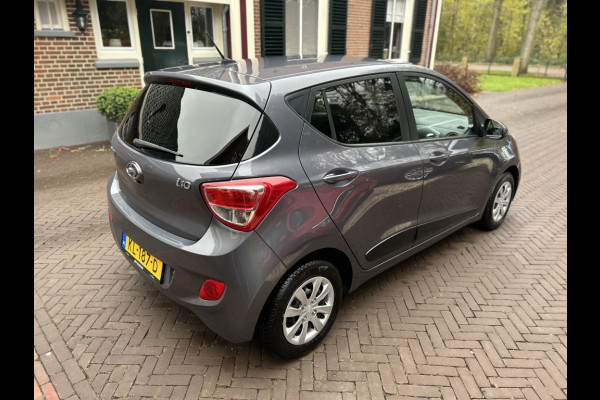 Hyundai i10 1.0i i-M. Go! Navi, Cruise, Clima