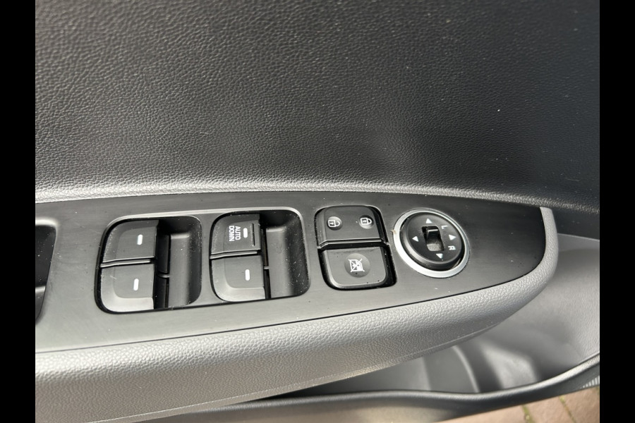 Hyundai i10 1.0i i-M. Go! Navi, Cruise, Clima