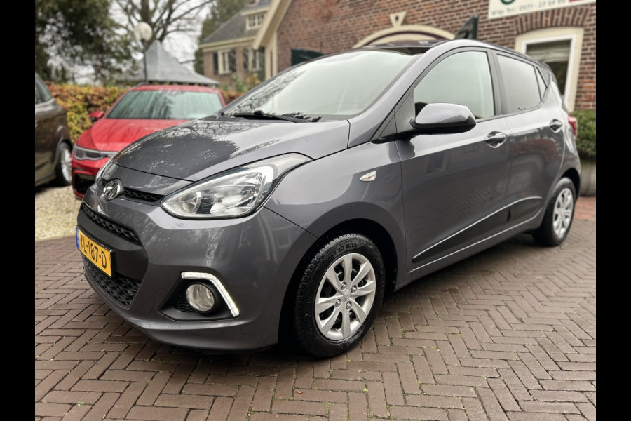 Hyundai i10 1.0i i-M. Go! Navi, Cruise, Clima