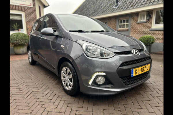 Hyundai i10 1.0i i-M. Go! Navi, Cruise, Clima