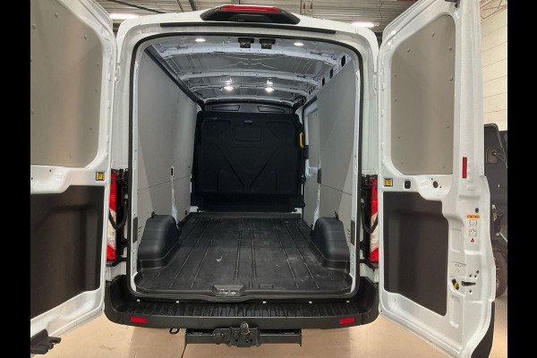 Ford Transit 350 2.0 TDCI L3H2 Trend 130pk | Navigatie Pack | Safety en Comfort Pack | Trekhaak