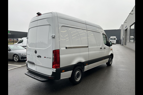 Mercedes-Benz Sprinter 317 CDI L2 H2 MBUX / 360 Camera / Geveerde stoel / Navigatie / Cruise control / Airco / 270 Graden achterdeuren