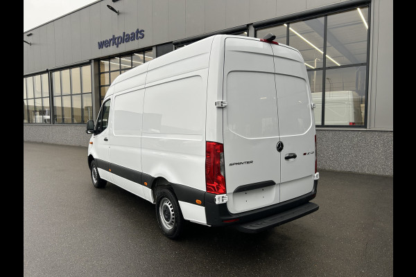 Mercedes-Benz Sprinter 317 CDI L2 H2 MBUX / 360 Camera / Geveerde stoel / Navigatie / Cruise control / Airco / 270 Graden achterdeuren