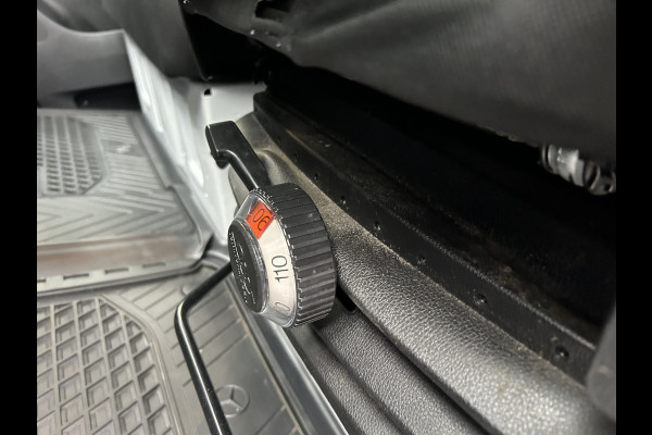 Mercedes-Benz Sprinter 317 CDI L2 H2 MBUX / 360 Camera / Geveerde stoel / Navigatie / Cruise control / Airco / 270 Graden achterdeuren