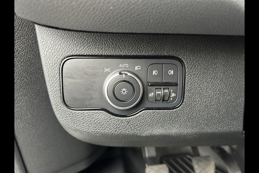 Mercedes-Benz Sprinter 317 CDI L2 H2 MBUX / 360 Camera / Geveerde stoel / Navigatie / Cruise control / Airco / 270 Graden achterdeuren