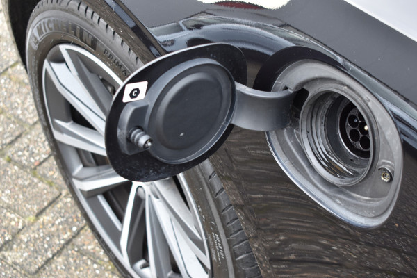 Volvo V90 T8 AWD 390PK Plug-in Hybrid Inscription | H&K | ACC | BLIS | Trekhaak | Camera | Stuurverwarming | Leder