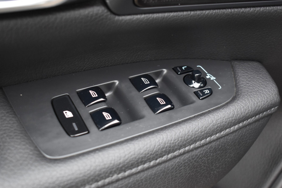 Volvo V90 T8 AWD 390PK Plug-in Hybrid Inscription | H&K | ACC | BLIS | Trekhaak | Camera | Stuurverwarming | Leder