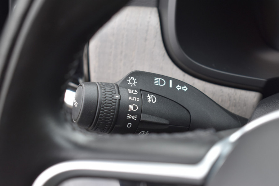 Volvo V90 T8 AWD 390PK Plug-in Hybrid Inscription | H&K | ACC | BLIS | Trekhaak | Camera | Stuurverwarming | Leder