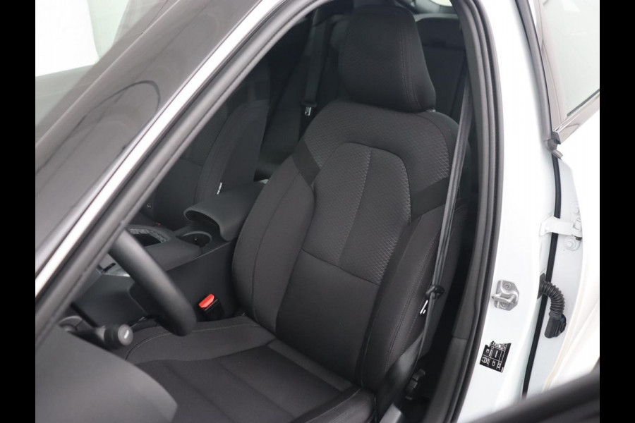 Polestar 2 Standard Range Single Motor 63kWh | 360 Camera | Stoelverwarming | Adaptive cruise | Carplay | Park Assist | 19'' | Keyless | Full LED | Digital Cockpit | DAB