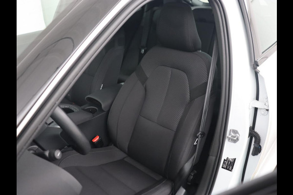 Polestar 2 Standard Range Single Motor 63kWh | 360 Camera | Stoelverwarming | Adaptive cruise | Carplay | Park Assist | 19'' | Keyless | Full LED | Digital Cockpit | DAB