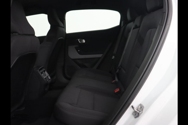 Polestar 2 Standard Range Single Motor 63kWh | 360 Camera | Stoelverwarming | Adaptive cruise | Carplay | Park Assist | 19'' | Keyless | Full LED | Digital Cockpit | DAB