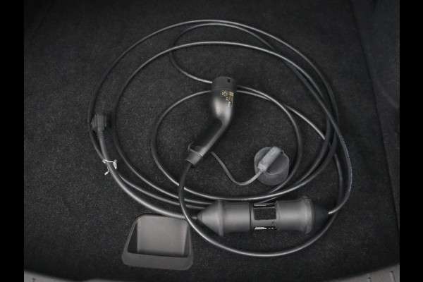 Polestar 2 Standard Range Single Motor 63kWh | 360 Camera | Stoelverwarming | Adaptive cruise | Carplay | Park Assist | 19'' | Keyless | Full LED | Digital Cockpit | DAB