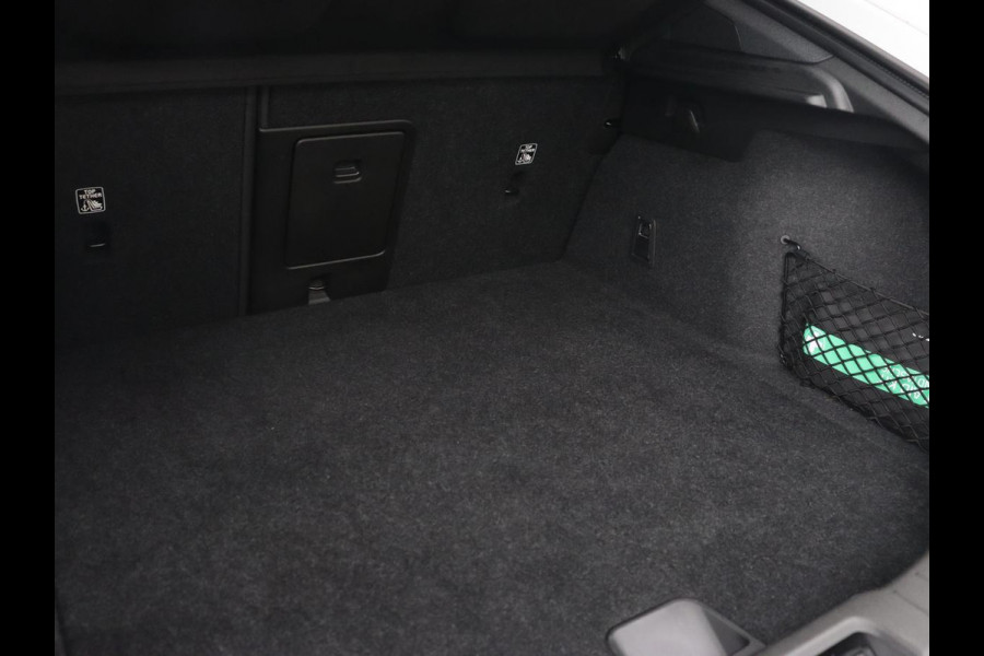 Polestar 2 Standard Range Single Motor 63kWh | 360 Camera | Stoelverwarming | Adaptive cruise | Carplay | Park Assist | 19'' | Keyless | Full LED | Digital Cockpit | DAB