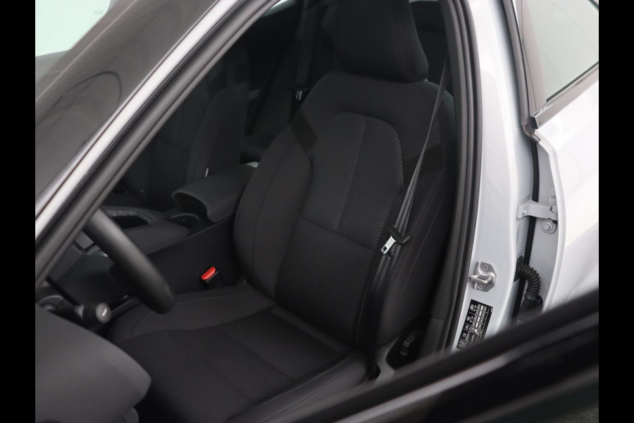 Polestar 2 Long Range Single Motor 78 kWh | Trekhaak | Stoelverwarming | Keyless | Full LED | Carplay | Navigatie | 19'' | Elektrische stoelen | Climate control | Parkeerhulp