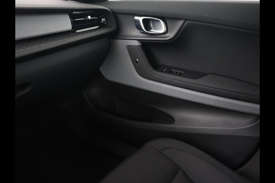 Polestar 2 Long Range Single Motor 78 kWh | Trekhaak | Stoelverwarming | Keyless | Full LED | Carplay | Navigatie | 19'' | Elektrische stoelen | Climate control | Parkeerhulp