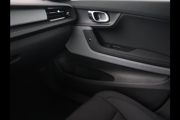 Polestar 2 Long Range Single Motor 78 kWh | Trekhaak | Stoelverwarming | Keyless | Full LED | Carplay | Navigatie | 19'' | Elektrische stoelen | Climate control | Parkeerhulp