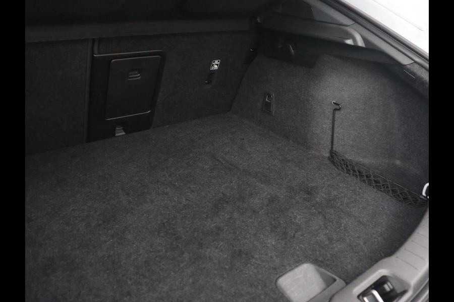 Polestar 2 Long Range Single Motor 78 kWh | Trekhaak | Stoelverwarming | Keyless | Full LED | Carplay | Navigatie | 19'' | Elektrische stoelen | Climate control | Parkeerhulp