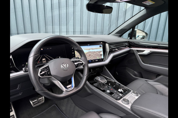 Volkswagen Touareg 3.0 TSi 4MOTION R | Luchtvering | Panodak | Trekhaak | Stoelkoeling | 360 Camera | Black Style | Prijs Rijklaar!!