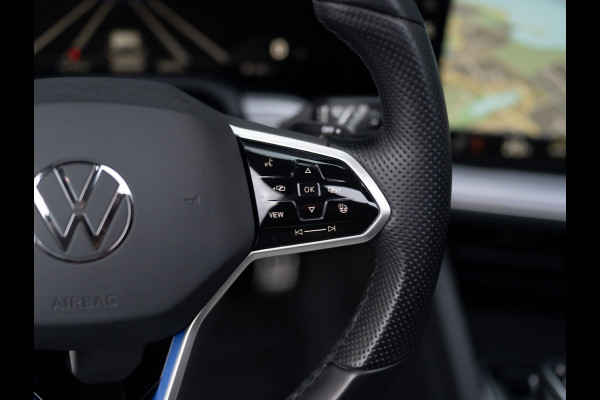 Volkswagen Touareg 3.0 TSi 4MOTION R | Luchtvering | Panodak | Trekhaak | Stoelkoeling | 360 Camera | Black Style | Prijs Rijklaar!!