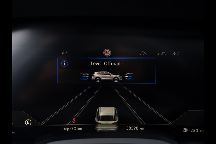 Volkswagen Touareg 3.0 TSi 4MOTION R | Luchtvering | Panodak | Trekhaak | Stoelkoeling | 360 Camera | Black Style | Prijs Rijklaar!!