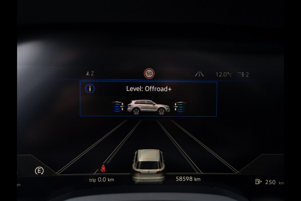 Volkswagen Touareg 3.0 TSi 4MOTION R | Luchtvering | Panodak | Trekhaak | Stoelkoeling | 360 Camera | Black Style | Prijs Rijklaar!!