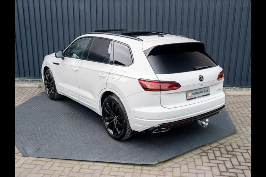Volkswagen Touareg 3.0 TSi 4MOTION R | Luchtvering | Panodak | Trekhaak | Stoelkoeling | 360 Camera | Black Style | Prijs Rijklaar!!