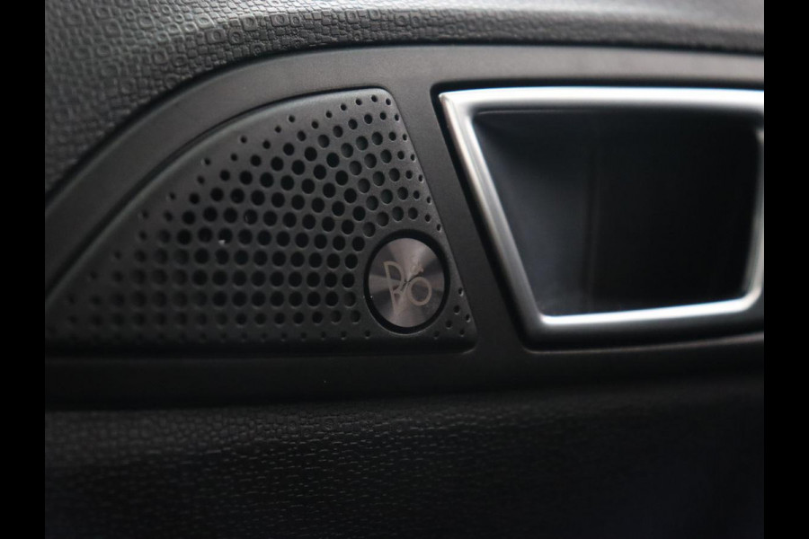 Ford EcoSport 1.0 EcoBoost ST-Line | Stoelverwarming | Camera | Carplay | B&O Sound | Navigatie | 18'' | Climate control | Leder/Alcantara | Cruise control | Bluetooth | Keyless