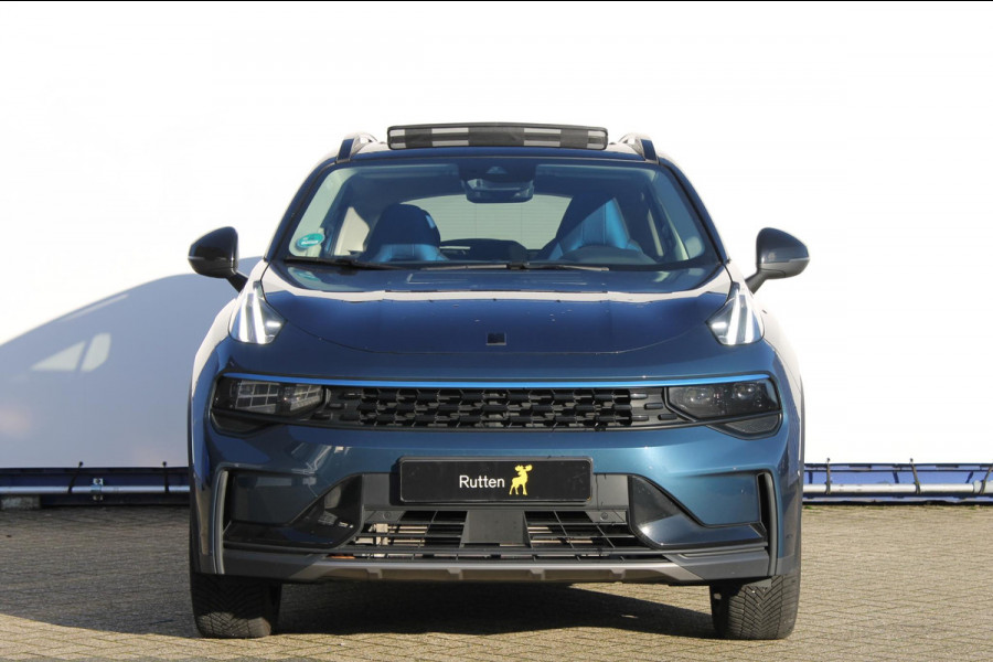 Lynk & Co 01 261PK Automaat Adaptieve Cruise Control / Elektrisch verstelbare voorstoelen / BLIS / Stoelverwarming / Climate Control / Parkeersensoren met 360 gradencamera / Regensensor