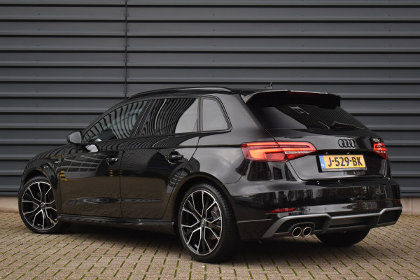 Audi A3 Sportback 35 TFSI S-Line | Orig. NL | 18'' Wielen | Stoelverwarming | 3X S-Line | DAB |