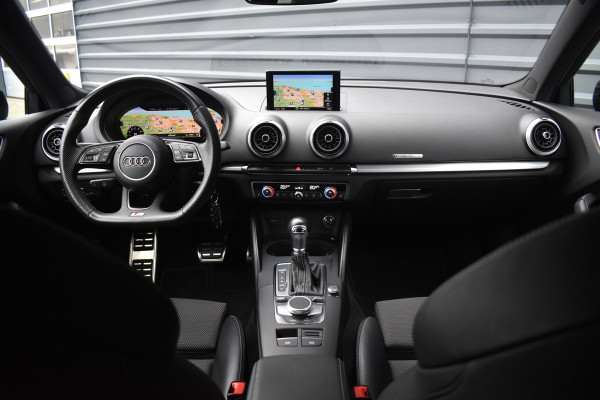 Audi A3 Sportback 35 TFSI S-Line | Orig. NL | 18'' Wielen | Stoelverwarming | 3X S-Line | DAB |