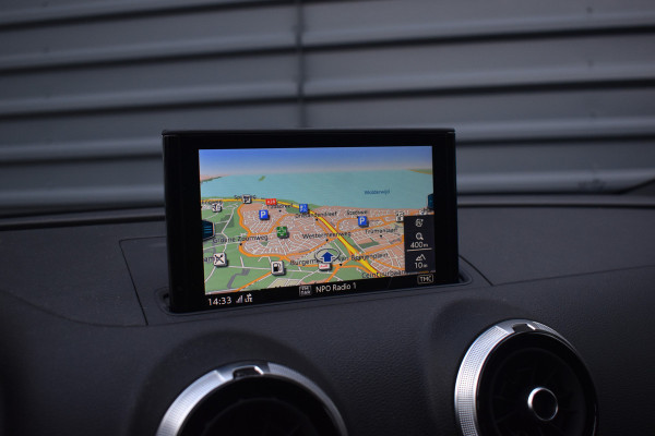 Audi A3 Sportback 35 TFSI S-Line | Orig. NL | 18'' Wielen | Stoelverwarming | 3X S-Line | DAB |